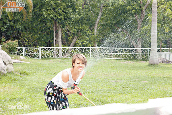 容祖儿(Joey Yung)2010代言百老汇电器产品连锁店图册