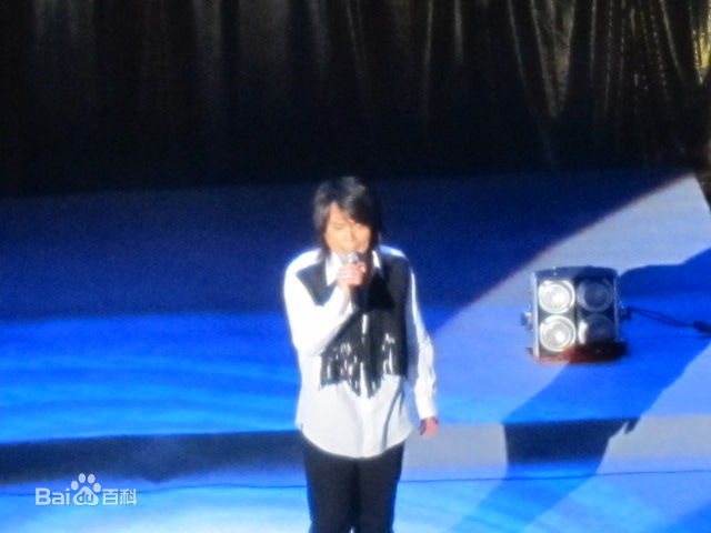 伍佰(Wu Bai)2009年成都不插电演唱会性感图片图集