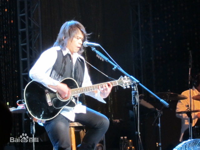 伍佰(Wu Bai)2009年成都不插电演唱会性感图片图集