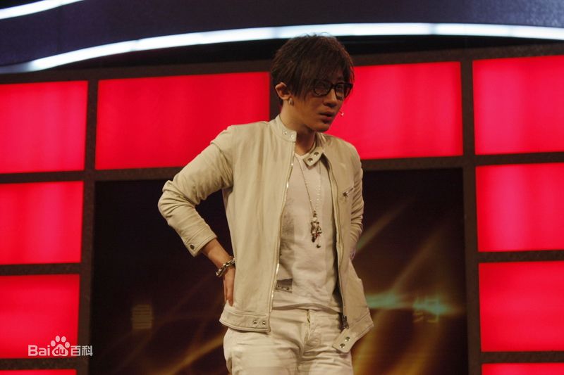 刘谦(Louis Liu（路易斯·刘）)鲁豫有约性感图片壁纸