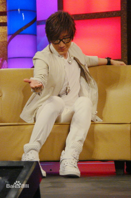 刘谦(Louis Liu（路易斯·刘）)鲁豫有约性感图片壁纸