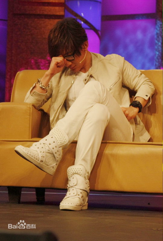 刘谦(Louis Liu（路易斯·刘）)鲁豫有约性感图片壁纸