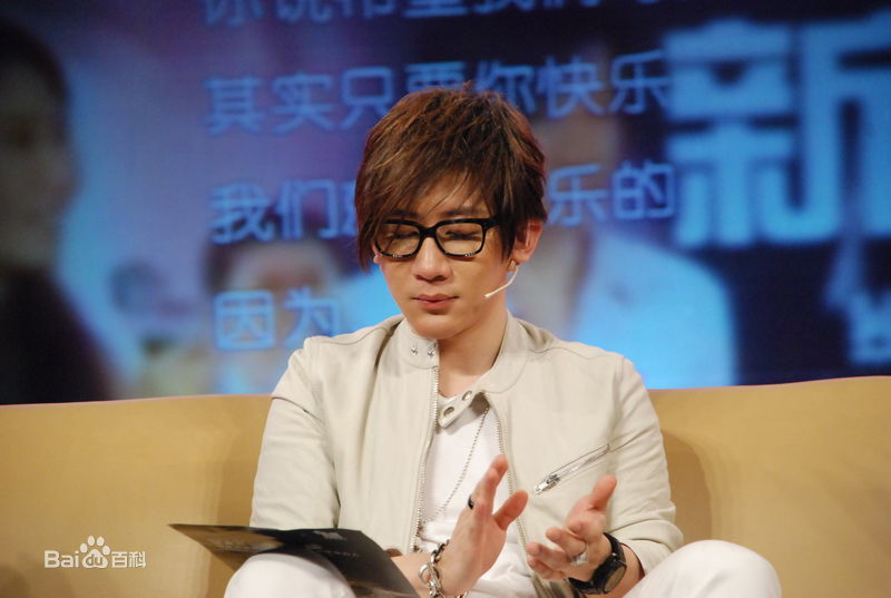 刘谦(Louis Liu（路易斯·刘）)鲁豫有约性感图片壁纸