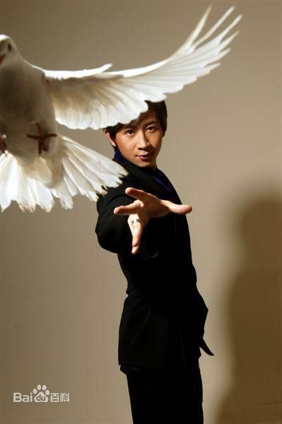 刘谦(Louis Liu（路易斯·刘）)魔法四部曲生活照相册