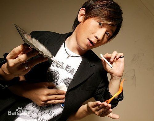 刘谦(Louis Liu（路易斯·刘）)魔法四部曲生活照相册