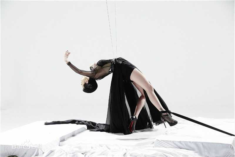 最新徐熙娣(Elephant Dee)在小S暗黑摇滚《心脏喷血》中的图集