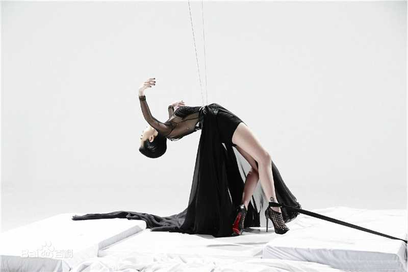 最新徐熙娣(Elephant Dee)在小S暗黑摇滚《心脏喷血》中的图集