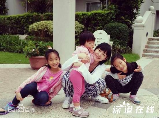 徐熙娣(Elephant Dee)与丈夫、女儿生活照