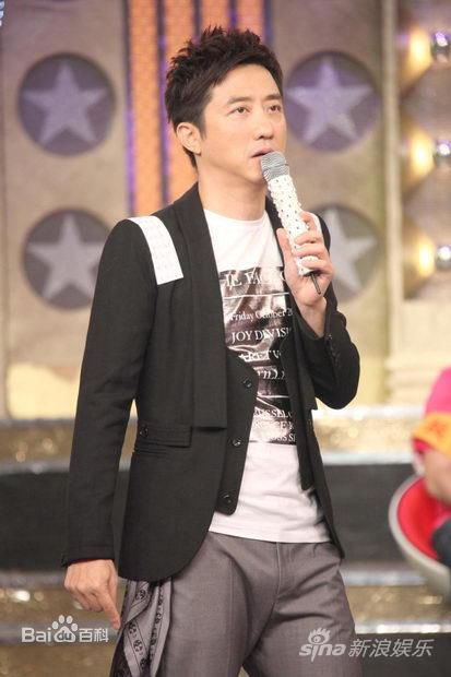 庾澄庆(Harlem Yu)演出照前后照片