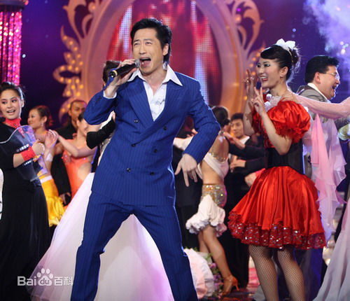 庾澄庆(Harlem Yu)演出照前后照片