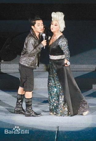 朱(Choo Mi Mi)出席活动照前后照片