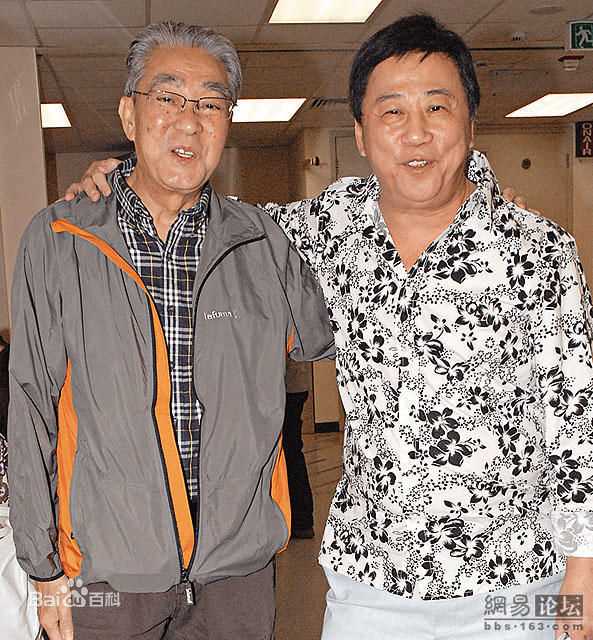 夏雨参加活动照片素颜照相册