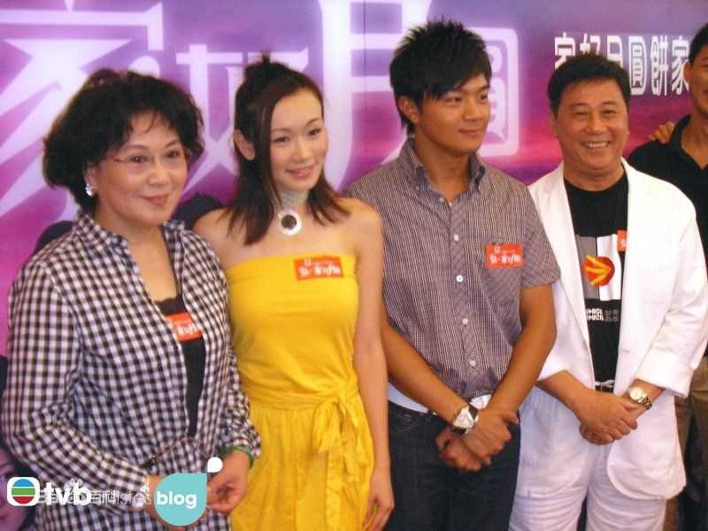 夏雨参加活动照片素颜照相册