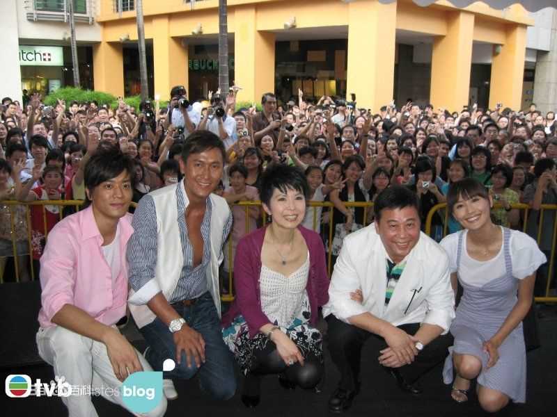 夏雨参加活动照片素颜照相册