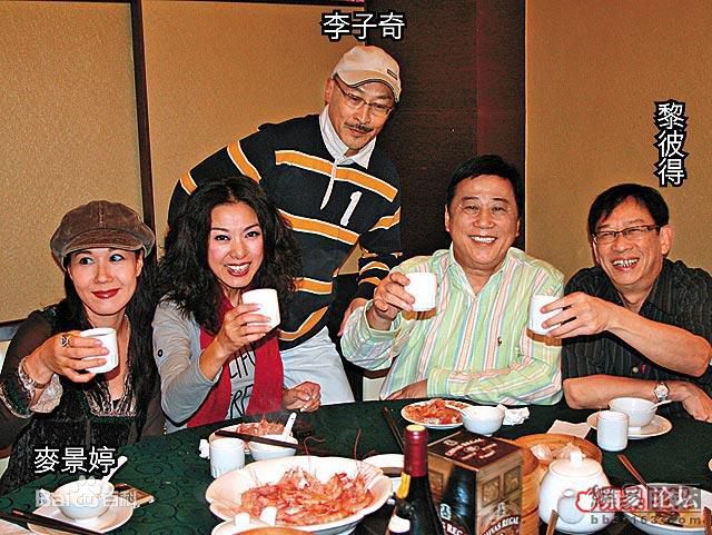 夏雨参加活动照片素颜照相册