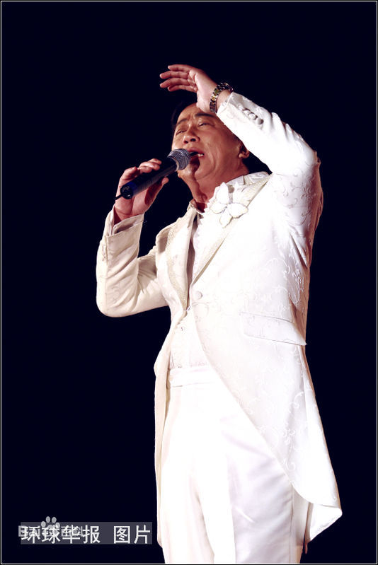 夏雨参加活动照片素颜照相册