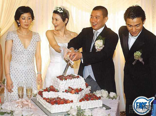 田蕊妮(Kristal Tin)结婚照壁纸壁纸