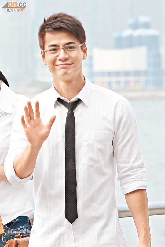 罗仲谦(Chung Him Law、Him)on call 36小时造型图片图集