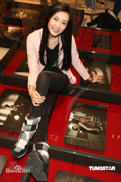 高清曾佩瑜(Peggy)在《停车》中的图集