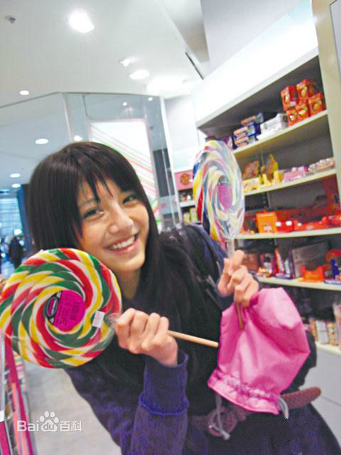 吴千语(Karena Ng)成长照生活照