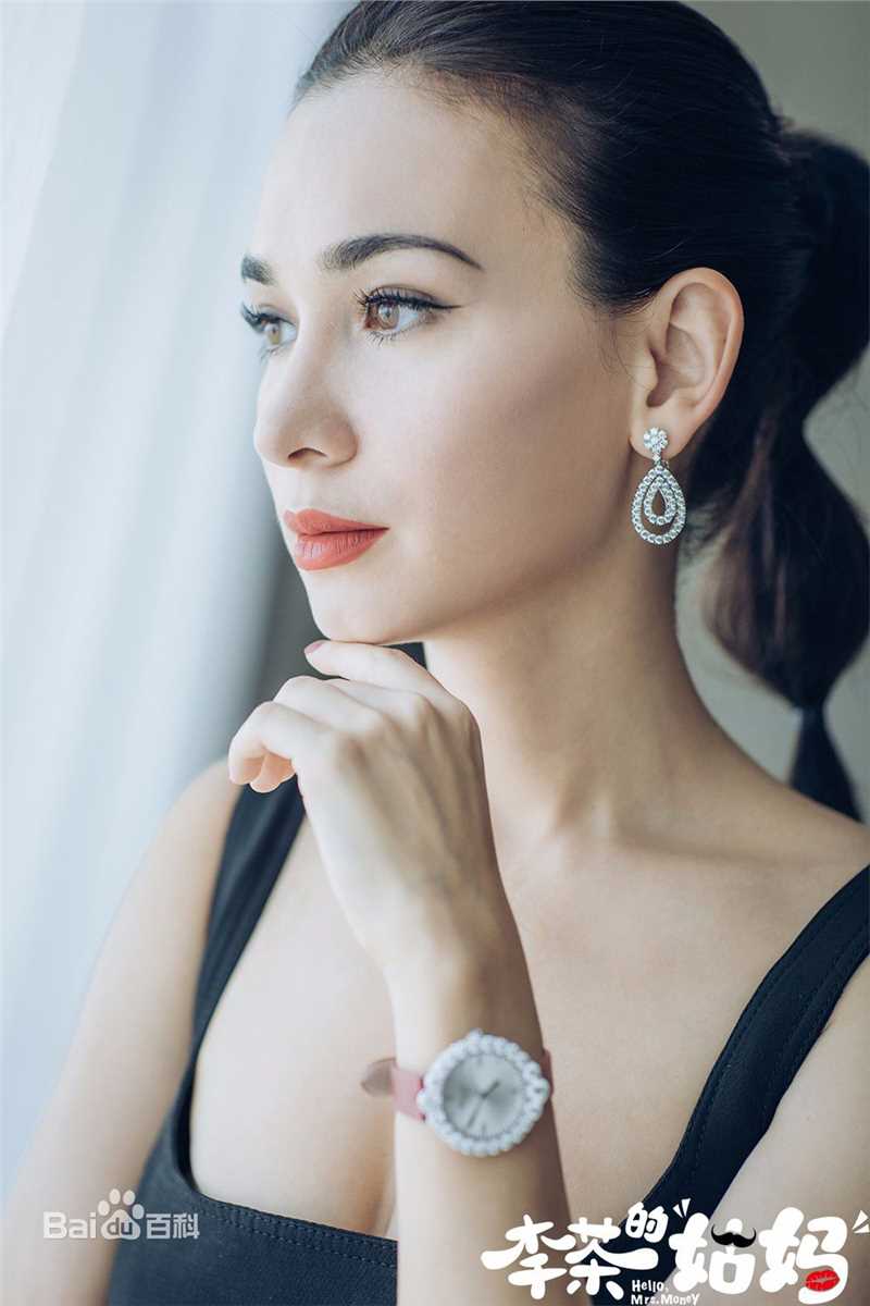 卢靖姗(Celina Jade)活动图素颜照相册