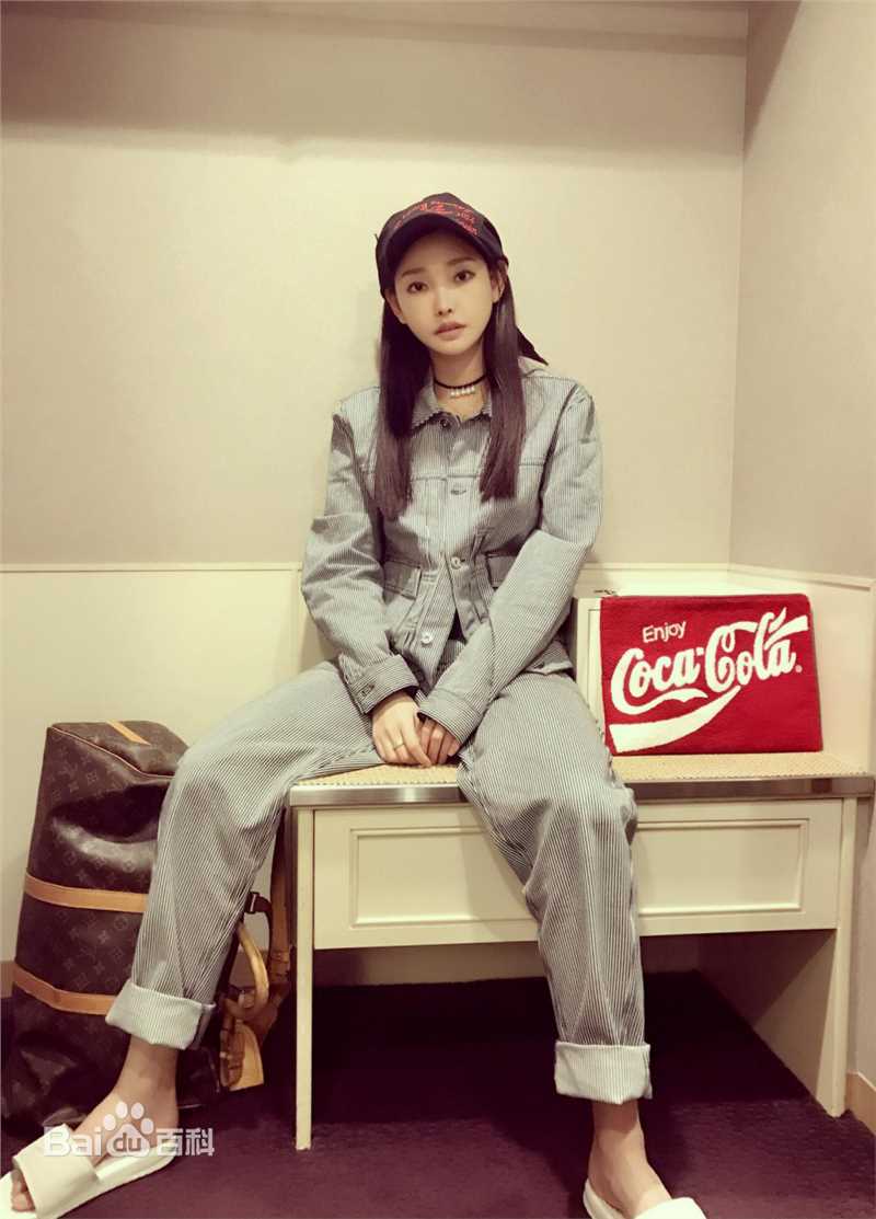 童菲(Kimmy)街拍壁纸壁纸