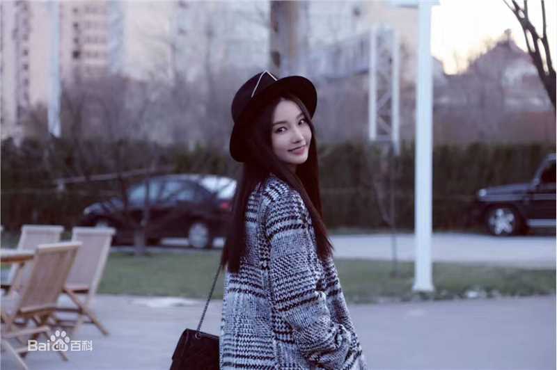 童菲(Kimmy)街拍壁纸壁纸