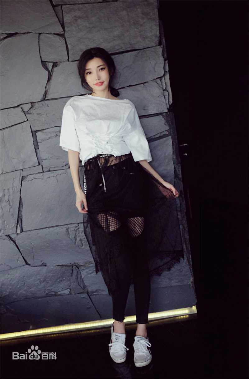 童菲(Kimmy)街拍壁纸壁纸