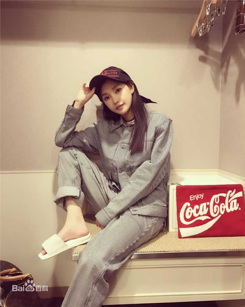 童菲(Kimmy)街拍壁纸壁纸