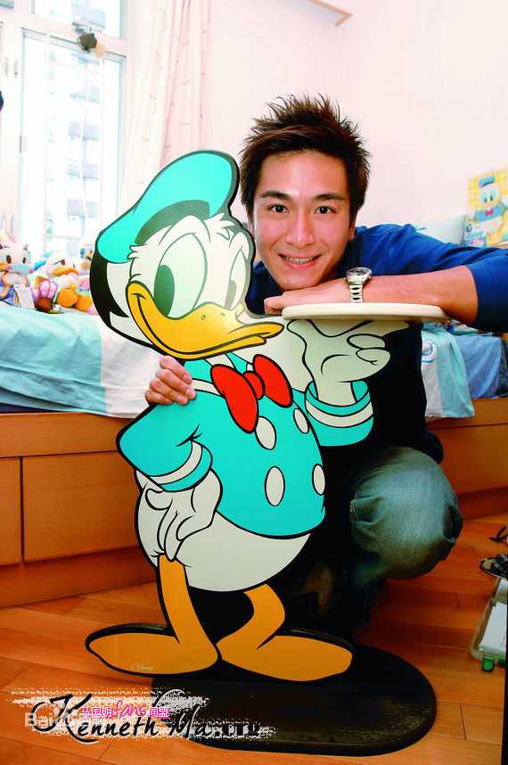 阮兆祥(Louis Yuen)马国明与唐老鸭前后照片