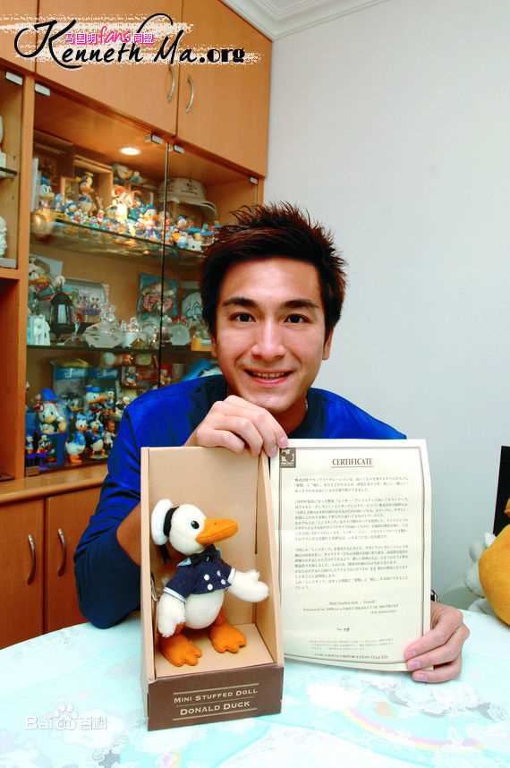 阮兆祥(Louis Yuen)马国明与唐老鸭前后照片