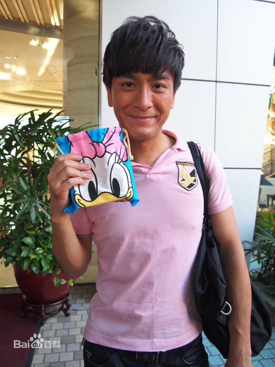 阮兆祥(Louis Yuen)马国明与唐老鸭前后照片