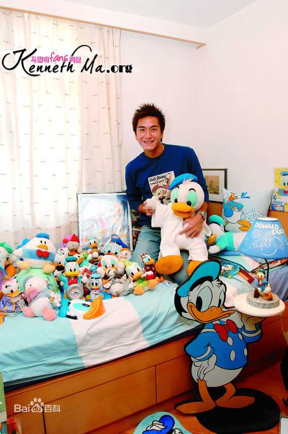 阮兆祥(Louis Yuen)马国明与唐老鸭前后照片