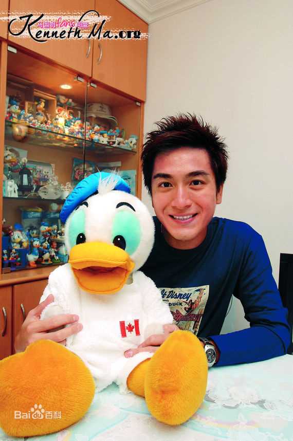 阮兆祥(Louis Yuen)马国明与唐老鸭前后照片