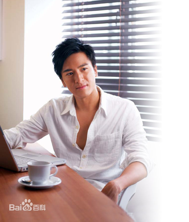 阮兆祥(Louis Yuen)马国明广告代言生活照