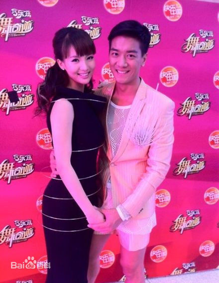 黎诺懿(Lokyi)“一诺千金”组合图片图集