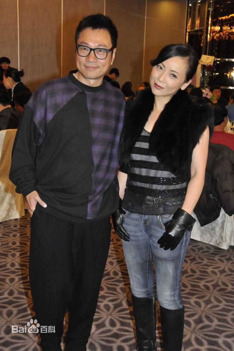 黎耀祥(Yiu-Cheung Wayne Lai)2010下半年活动照片壁纸壁纸