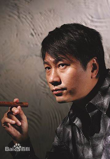 黎耀祥(Yiu-Cheung Wayne Lai)生活照壁纸壁纸