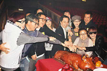 黎耀祥(Yiu-Cheung Wayne Lai)生活照壁纸壁纸