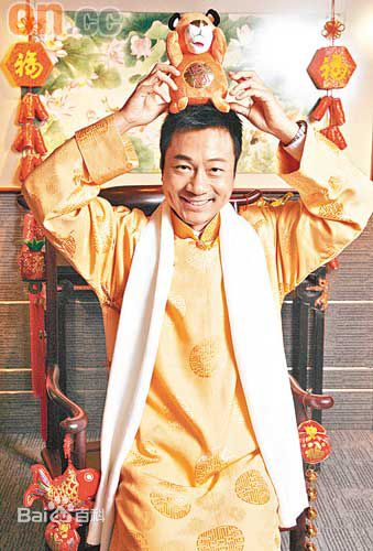 黎耀祥(Yiu-Cheung Wayne Lai)生活照壁纸壁纸