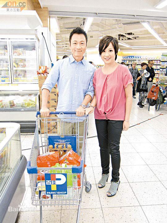 黎耀祥(Yiu-Cheung Wayne Lai)生活照壁纸壁纸