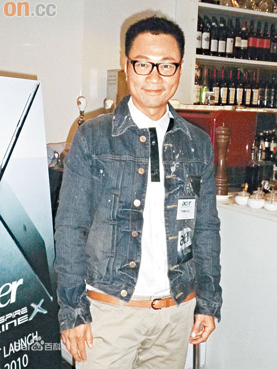 黎耀祥(Yiu-Cheung Wayne Lai)生活照壁纸壁纸