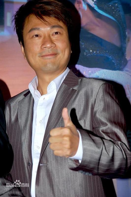 黎耀祥(Yiu-Cheung Wayne Lai)生活照壁纸壁纸