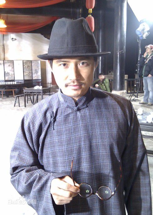 林小鑫工作照壁纸壁纸