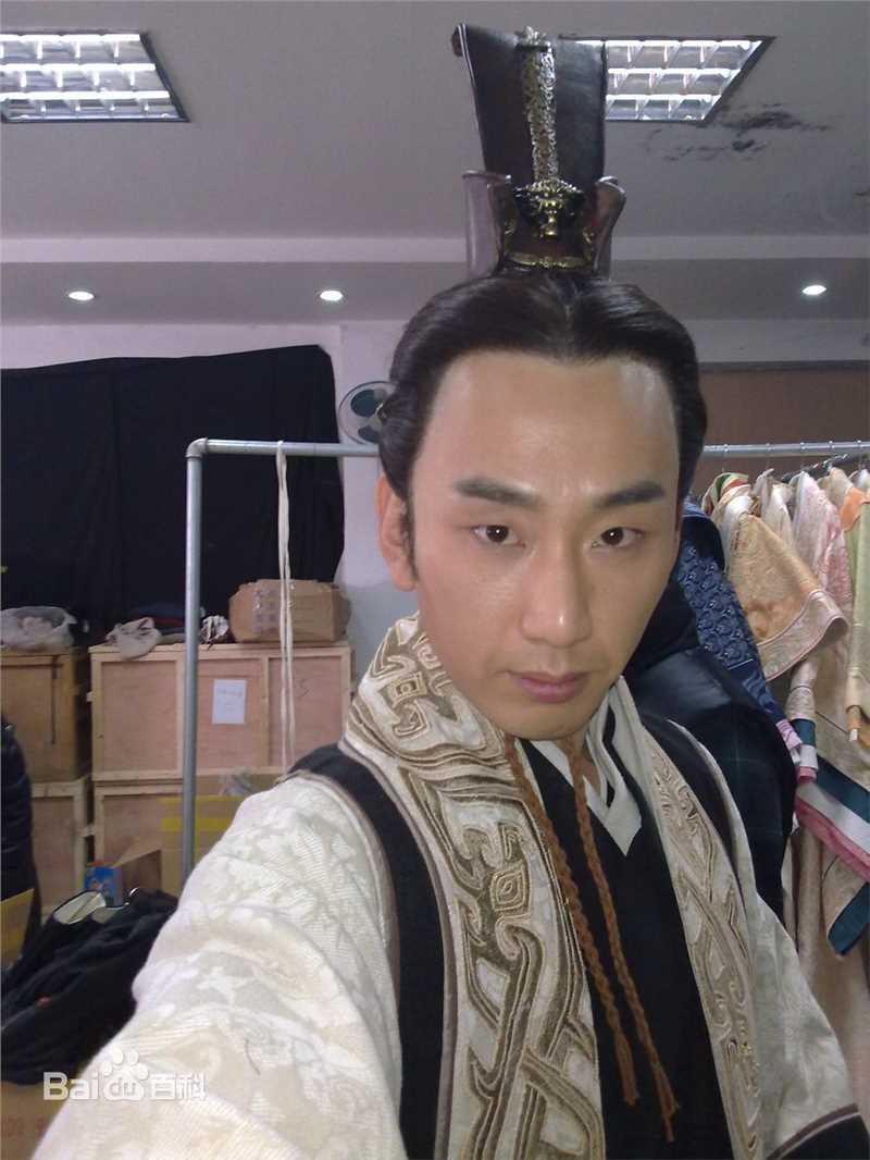 张经伟(JingWei Zhang)演员前后照片