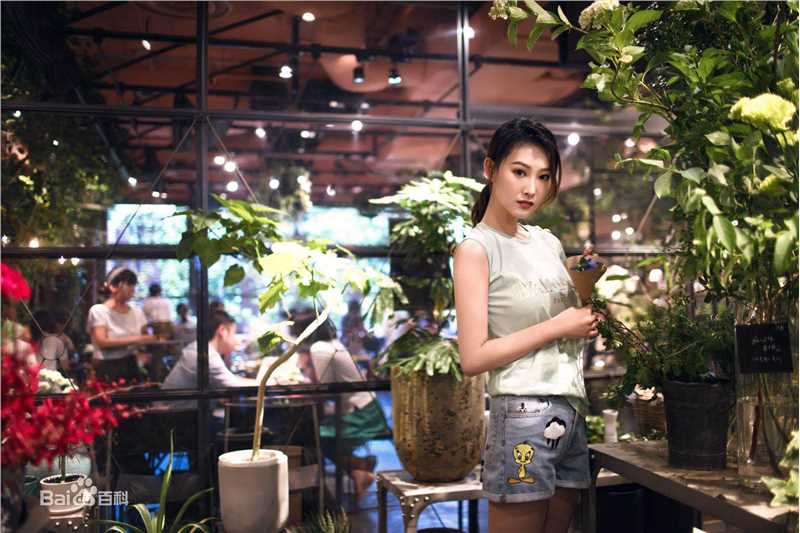 李昕岳(Sienna)最新生活照片