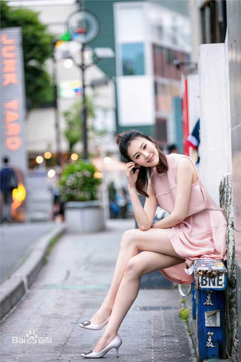 李昕岳(Sienna)最新生活照片