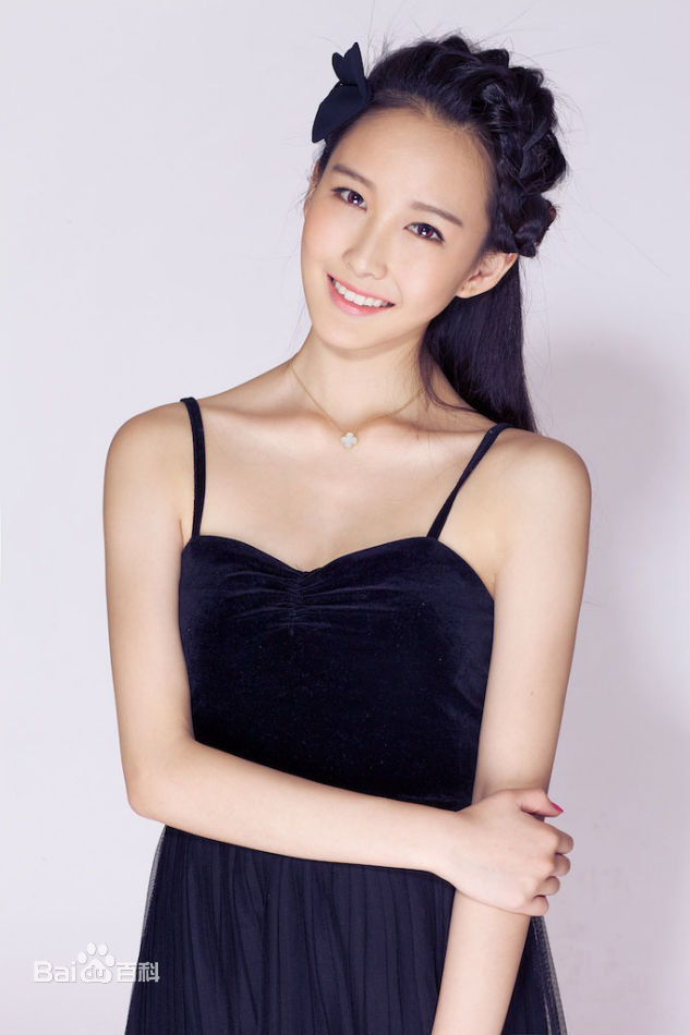 最新王茗(yoomiii)性感图片