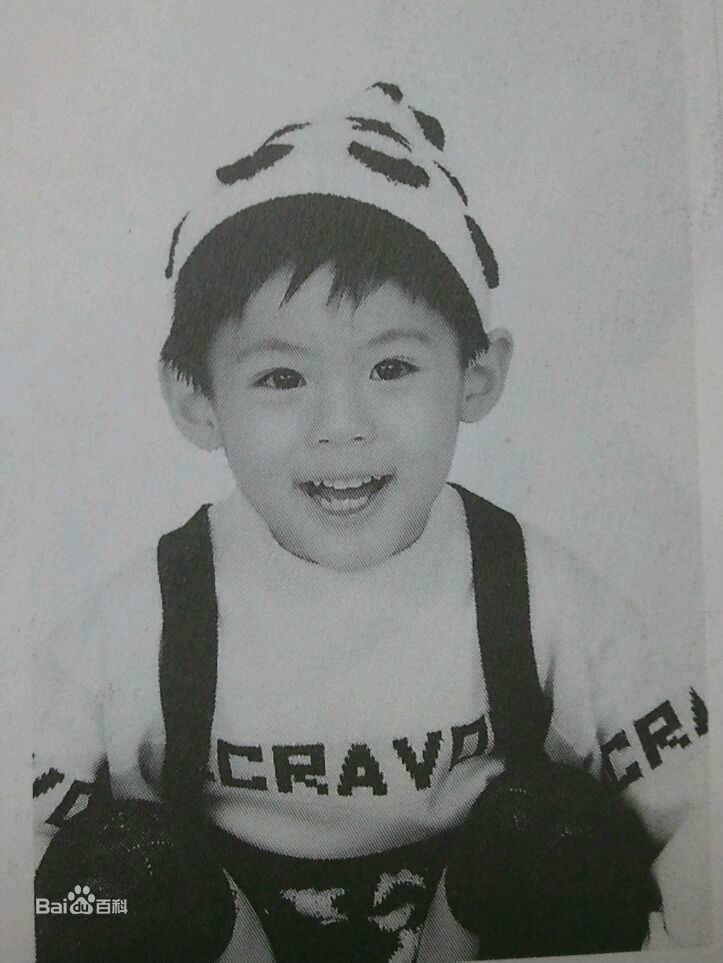 陈奕(Andy Chen)童年照片性感图片图集