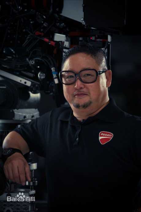 钱国伟前后照片